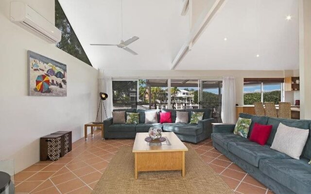 44 Cooran Court