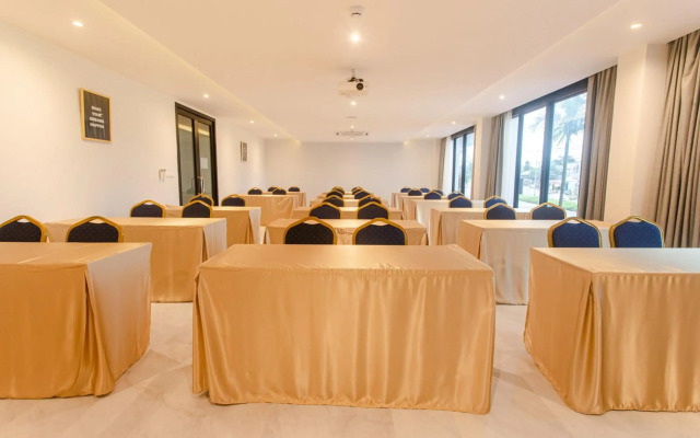 Tour De Phuket Hotel