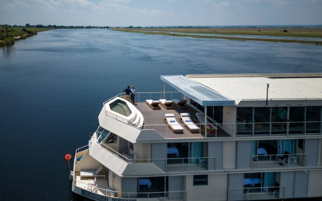 Zambezi Queen by Mantis