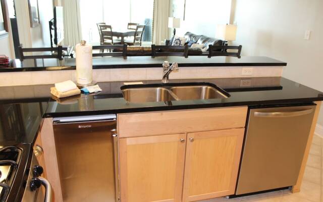 Whar305x 2 Bedroom Condo