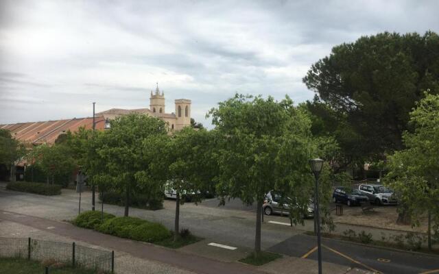 studio lumineux avec terrasse