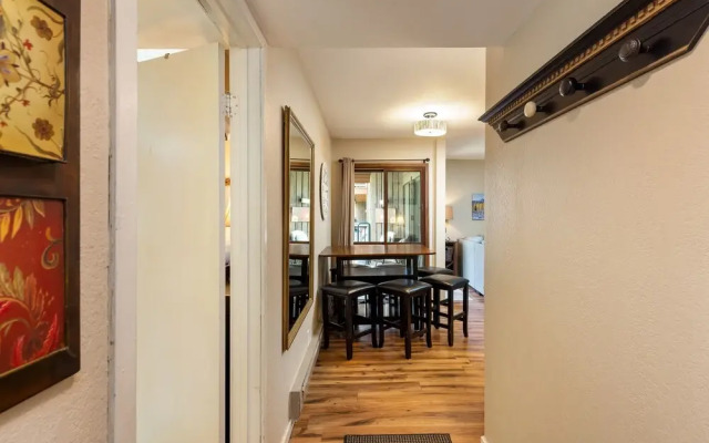 1095 Wild Irishman 2 Bedroom Condo by Redawning