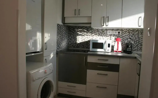 Broadway Center Rooftop View Apartment