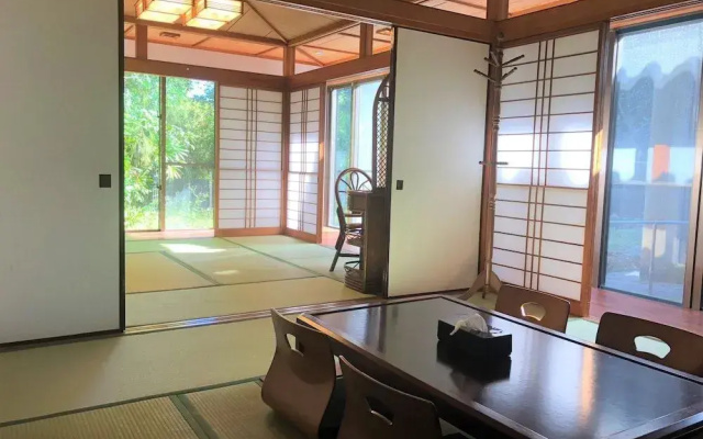 private hotel WALKERS NAKIJIN