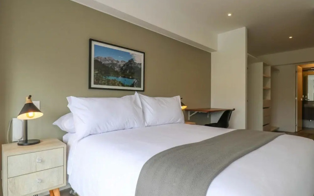 w Fabulous 2BR w Balcony in Miraflores