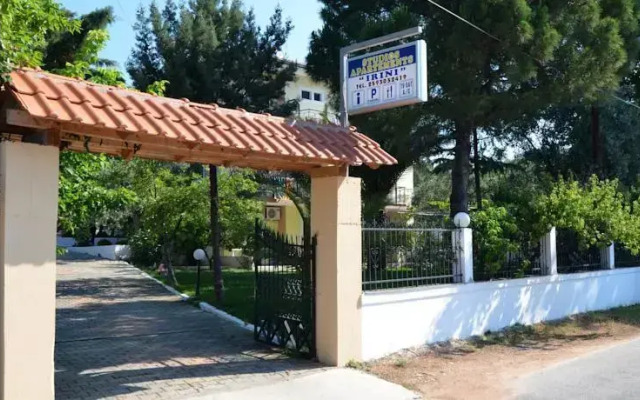 Studios Apartments Irini Patira
