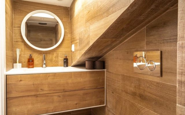 Akicity Alfama Selected