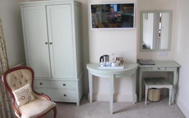 Holmleigh House Bed and Breakfast