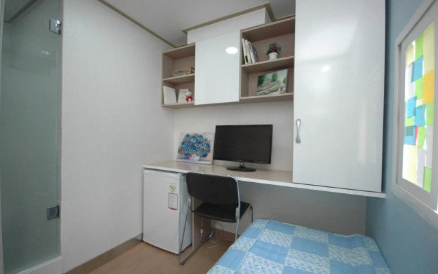 LotteTower Rainbow House