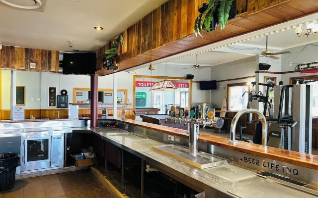 Mossman Exchange & Backpacker Resort
