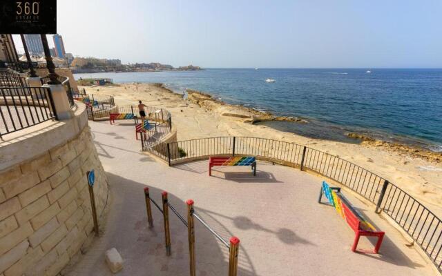 Unique Seafront 3BR, Sliema beach - AC & WiFi by 360 Estates