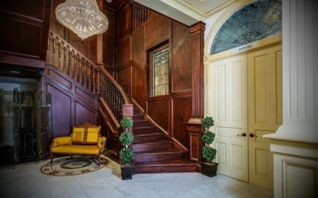 Historic Elgin Hotel