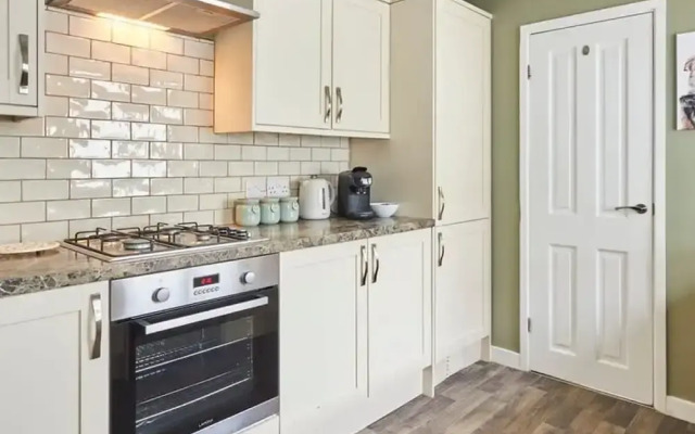 Host Stay Oliver s Den