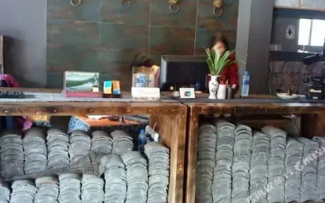 Moshang Huakai Hostel