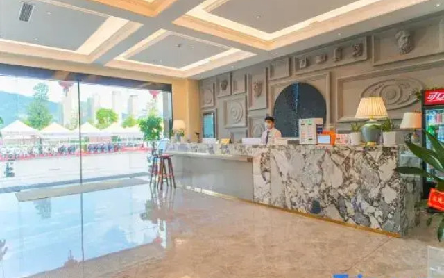 VIP House Hotel (Pinghe store)