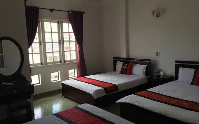 Gold Star Hotel