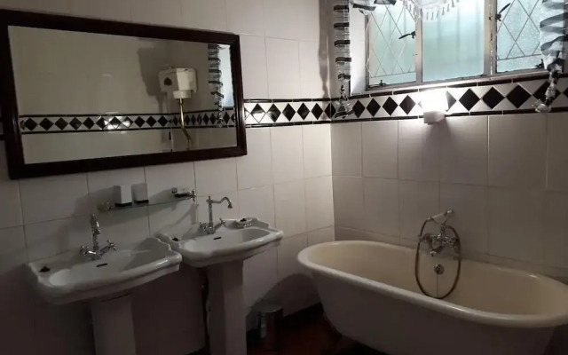 Upper Houghton Guesthouse