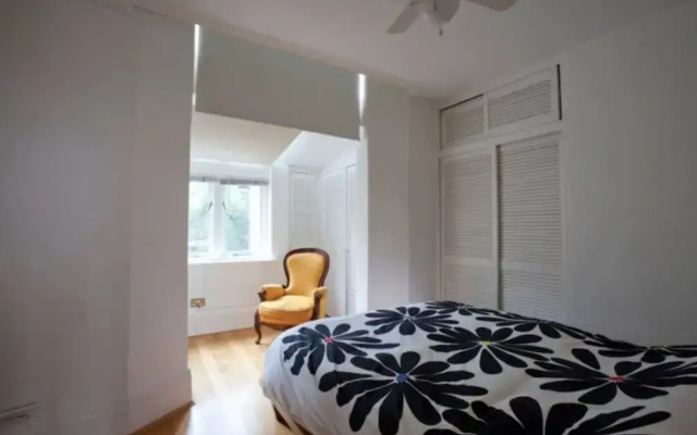 Chic Notting Hill Apartment