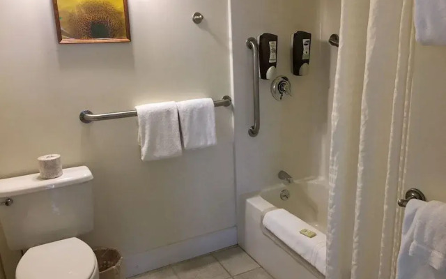 Camden Riverhouse Hotel