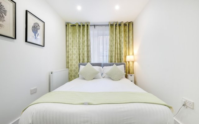 Luxury 1 & 2 bed Apartment free parking