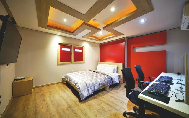 Tongyeong Omad Hotel