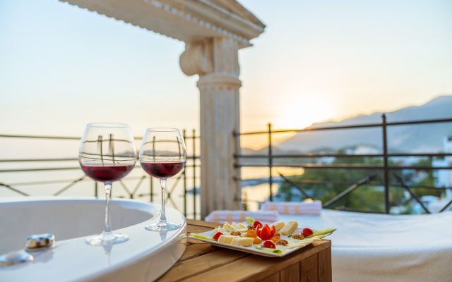 Hera Hotel