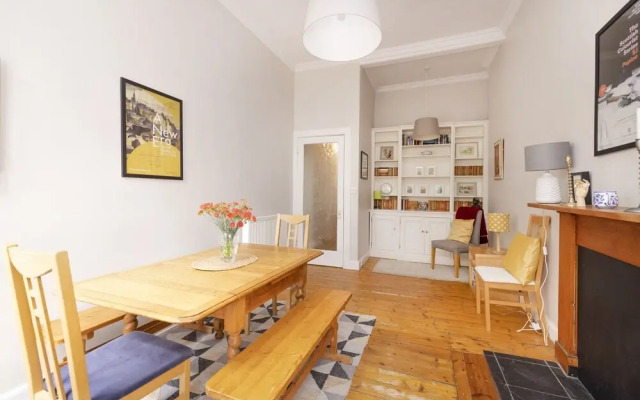 JOIVY 3-Bed Meadows Flat Near Castle & Royal Mile, Edinburgh
