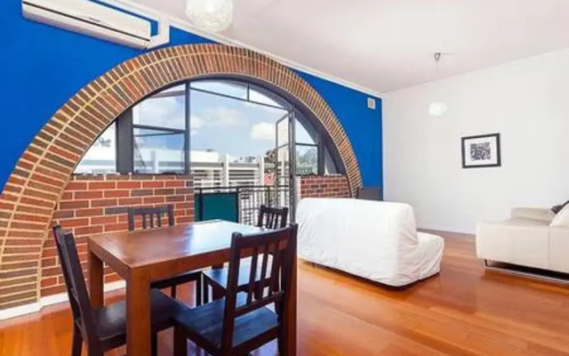 Stylish 2 Bedroom Apartment In the City