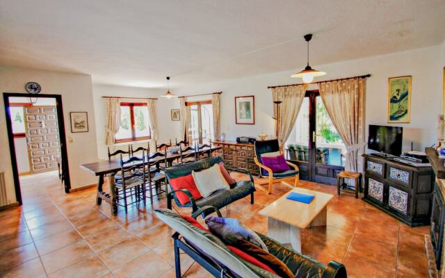 Flandes - traditionally furnished detached villa with peaceful surroundings in Benissa