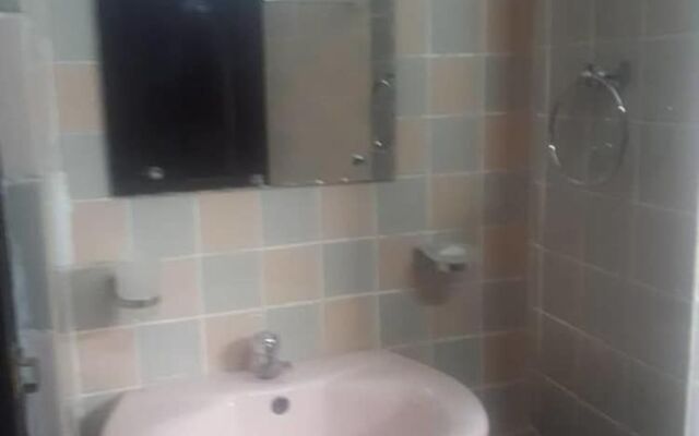 Hotel Chathuna
