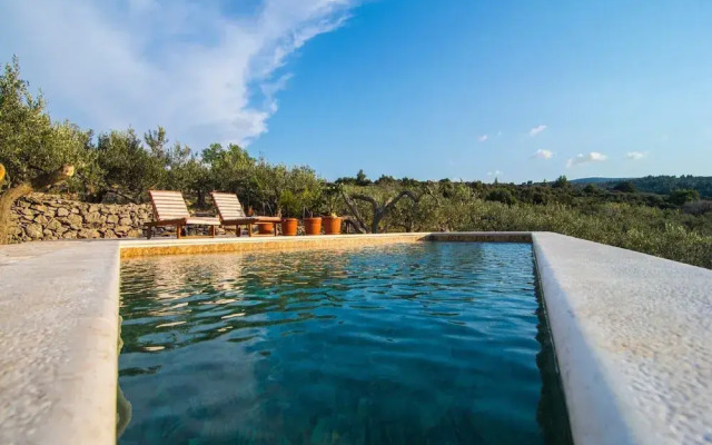 Villa Roza - One Bedroom With Swimming Pool