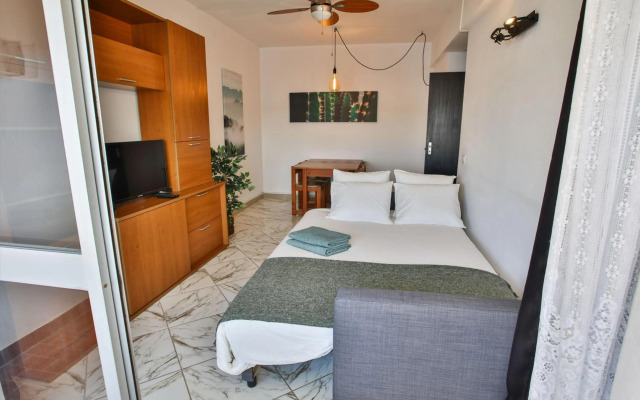 Apartment with balcony, airco & 3 min. from beach