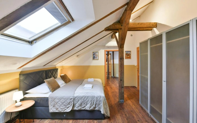 Amazing Charles Bridge Apartment
