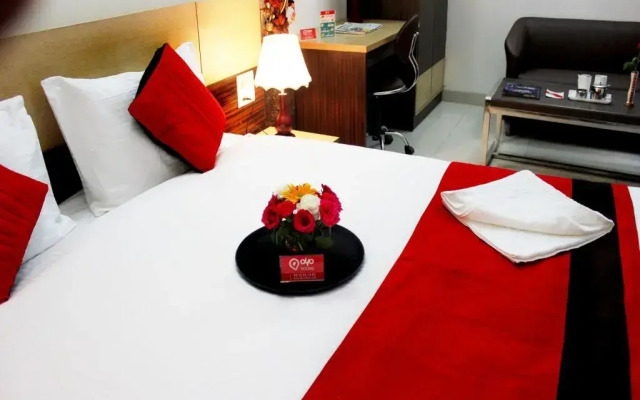 Hotel Cyber Inn by OYO Rooms