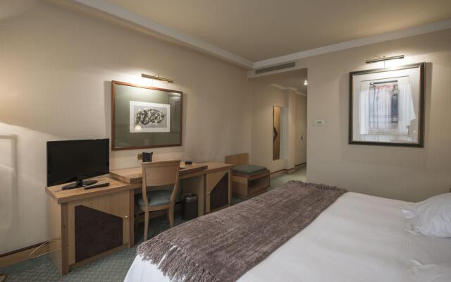 Oca Puerta del Camino Hotel