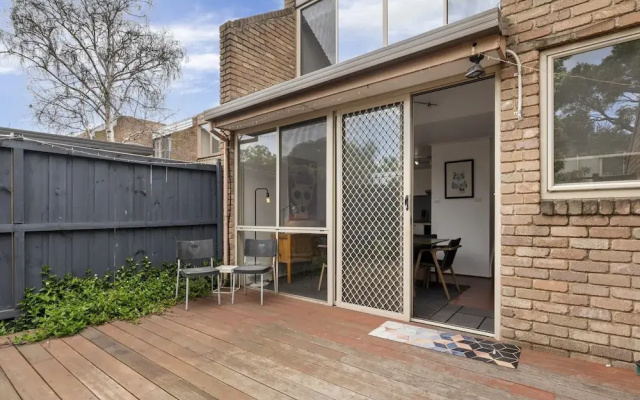 Spacious 3-bed Townhouse With Courtyard