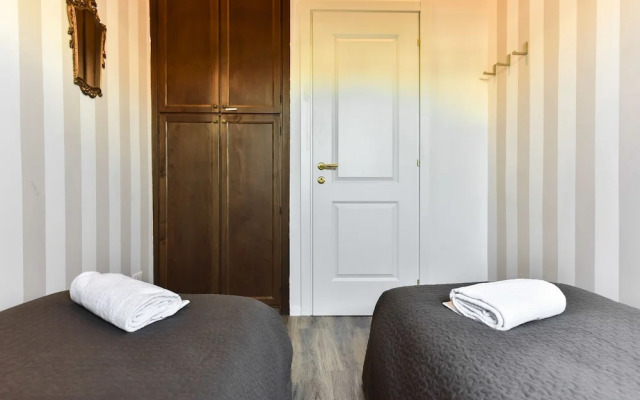 Pantheon View from Terrace Apartment