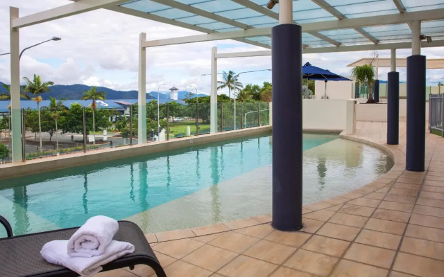 Piermonde Apartments - Cairns