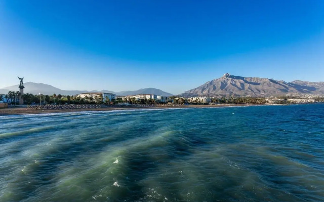 Spacious Penthouse in Los Naranjos - Up to 8 GUESTS!