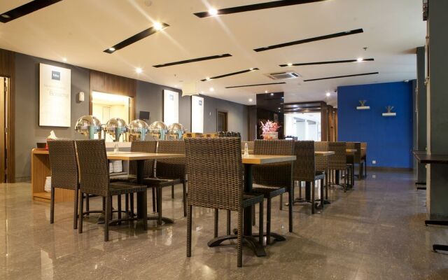 RedDoorz Plus near Bandung Station 2