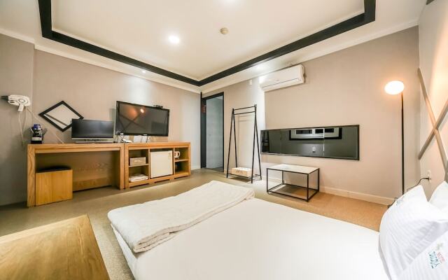 Daegu Bukbu Station Paradise