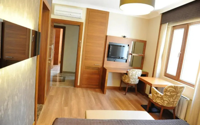 Izmit Saray Hotel