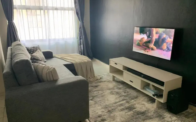Peaceful and Lovely 1 bedroom with a city view.