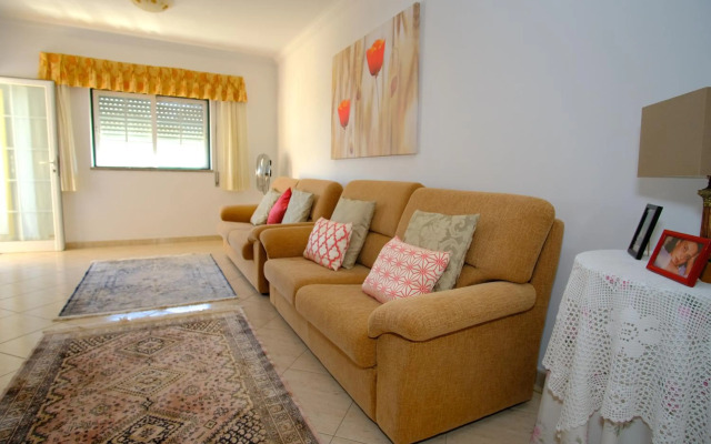 Apartamento T2 em condomínio fechado.