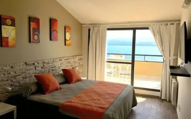Stunning Apartment Balcony Lake Views SM4