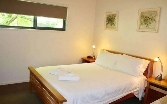 Bright Woodlands Retreat