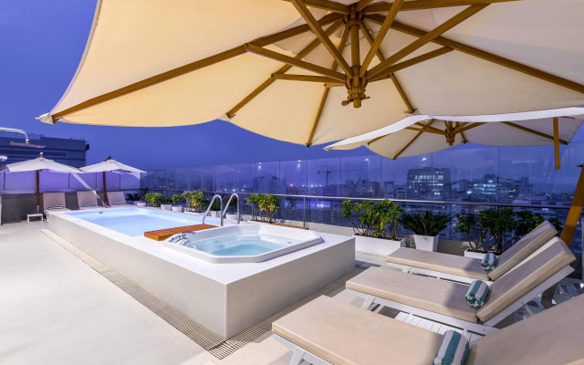 Dazzler by Wyndham Lima San Isidro