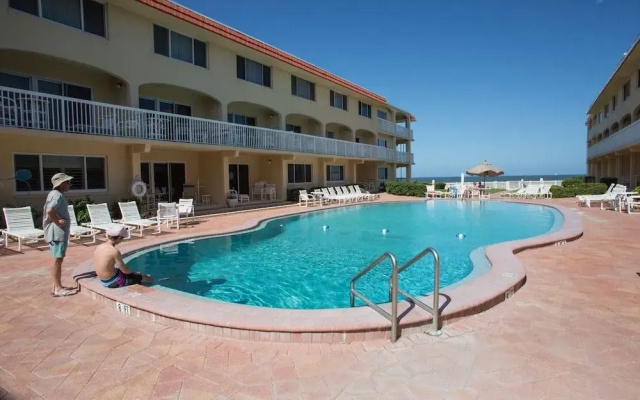 Win-San A-208 - 2 Br Condo