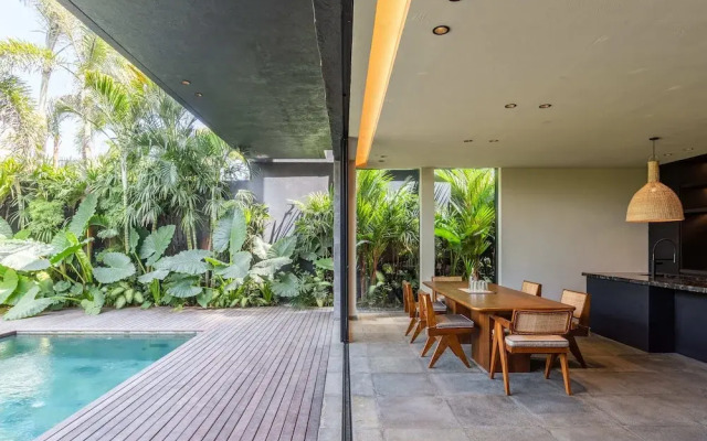 Black Villas Canggu Beach by OXO