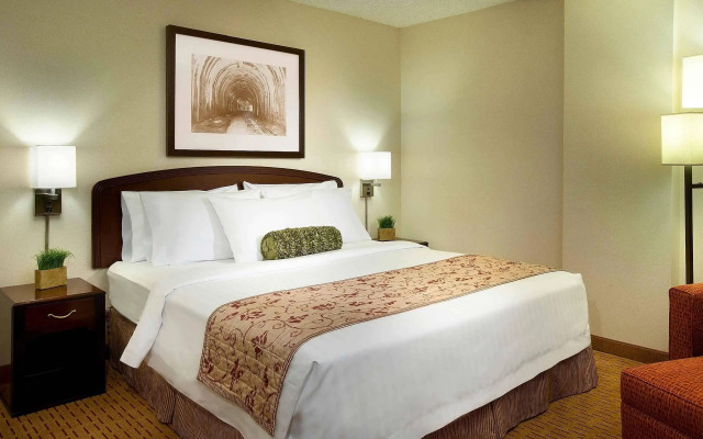 Courtyard by Marriott Seattle Sea-Tac Area